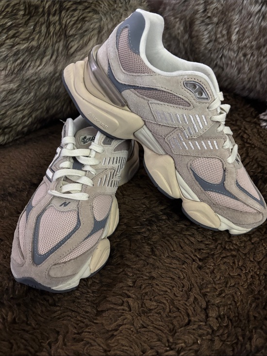New Balance Shoes - Rare! New Balance 9060 Chunky Men’s 8 sneakers - Beige and Gray